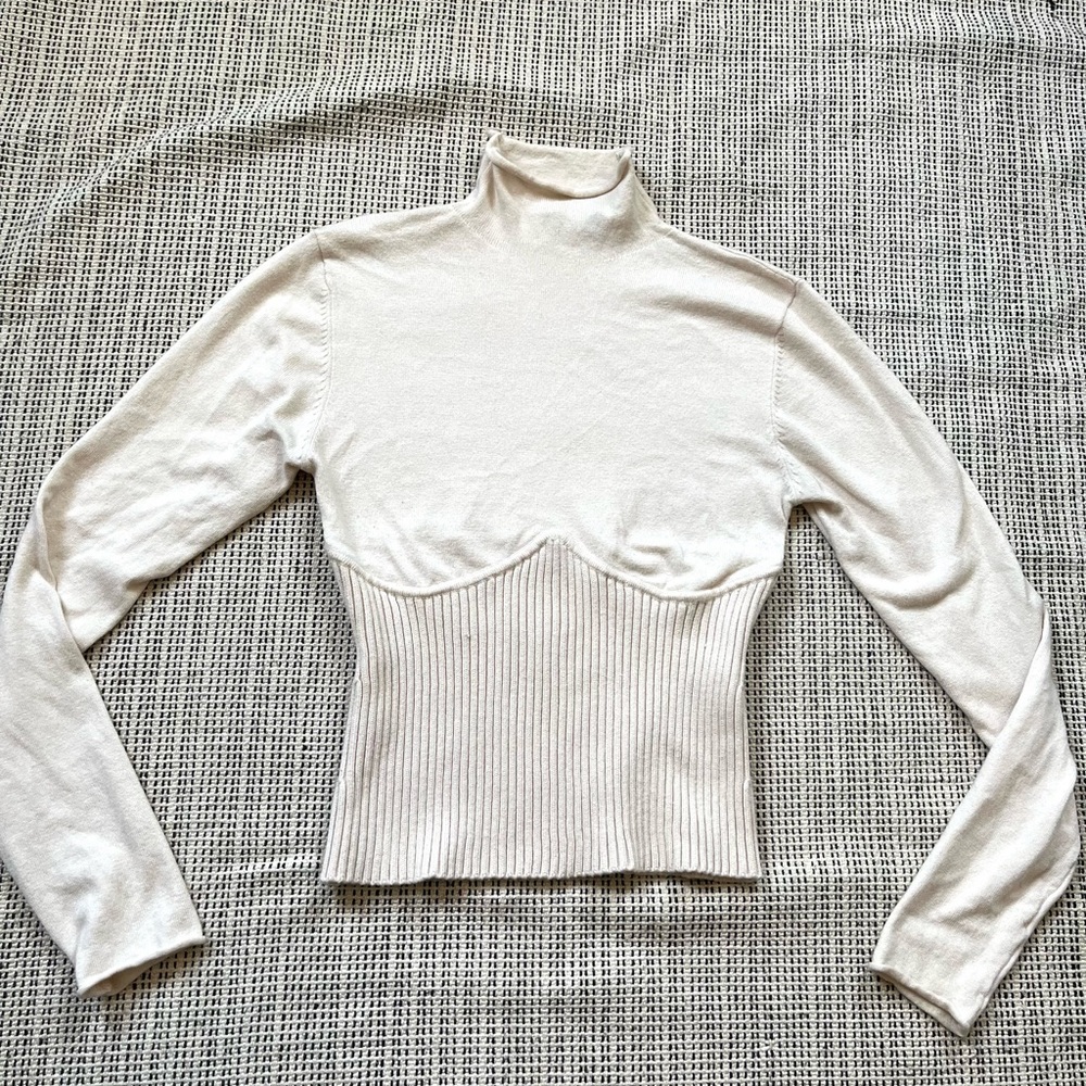 ZARA Women’s Cream Long Sleeve Turtle Neck Sweater